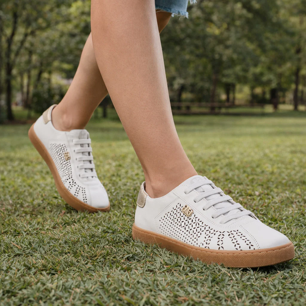 Tênis Feminino em Couro Branco Comfort Bottero - Image 8